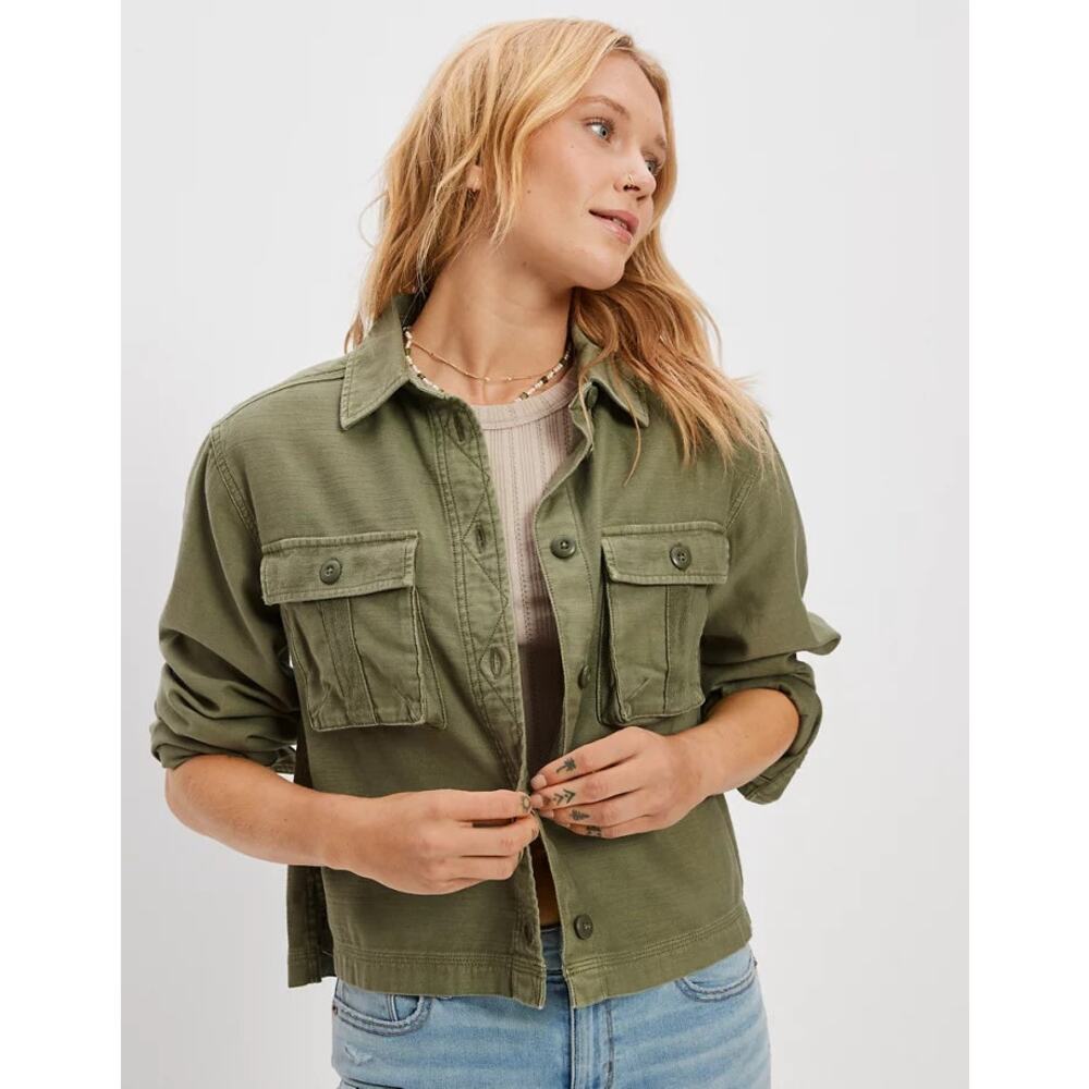 American Eagle AE Cropped Long-Sleeve Cargo Button-Up Shirt, Womens Sz L